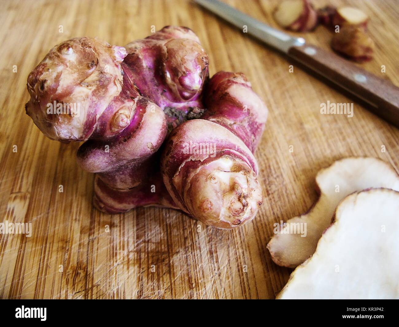 jerusalem artichokes / healthy root tuber violet Stock Photo Alamy