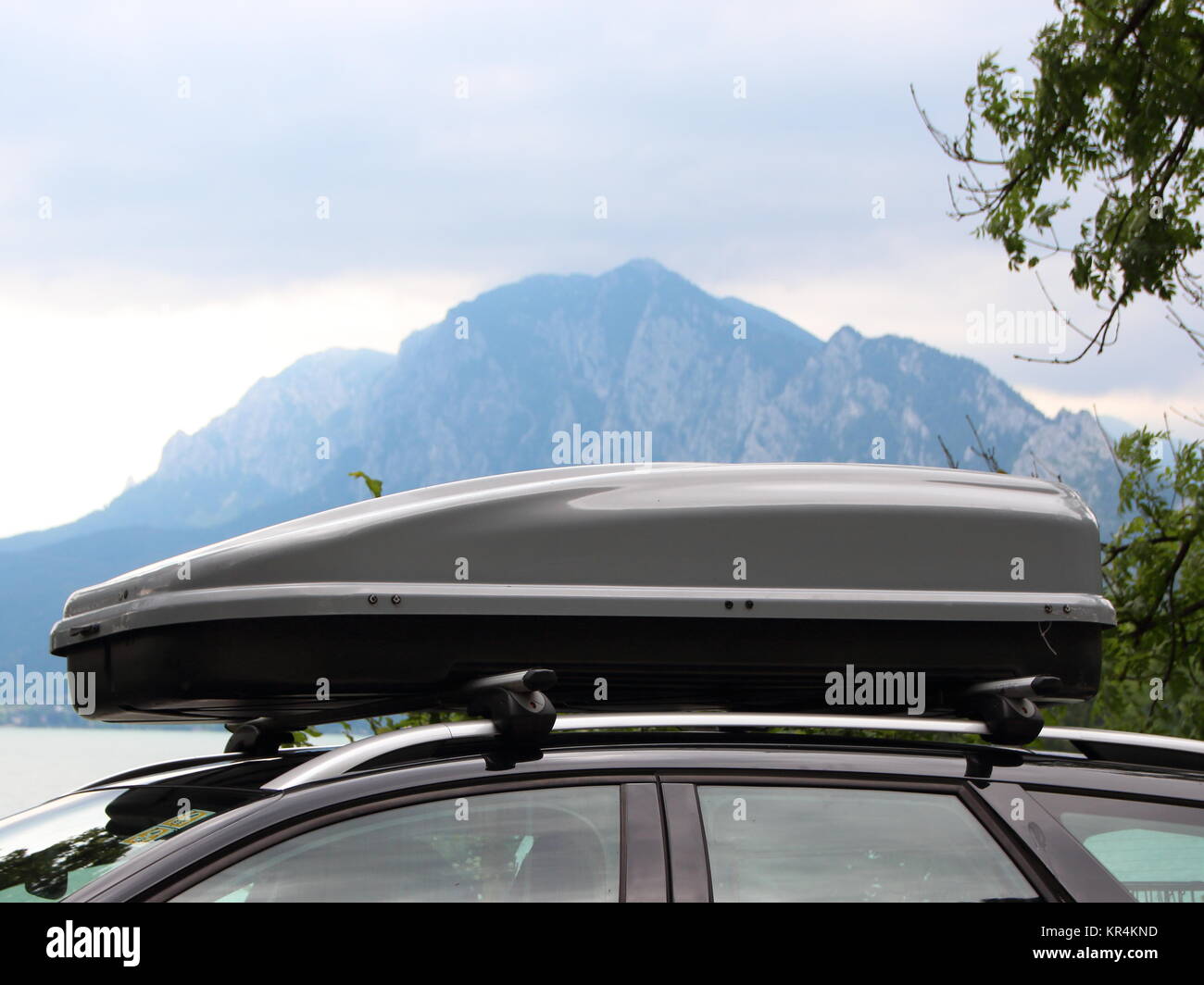 Car roof rack luggage hi-res stock photography and images - Alamy