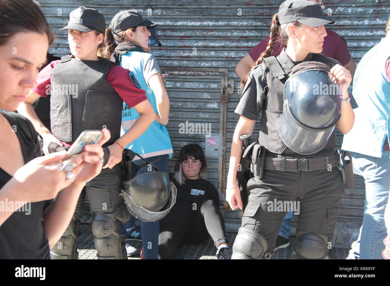 Buenos Aires, Argentina. 18th December, 2018. Demonstrators are arrested surroundings of the Congress of the Nation, during the session for the pension reform that is discussed in the Chamber of Deputies on Monday in Argentina. ( Credit: Néstor J. Beremblum/Alamy Live News Stock Photo