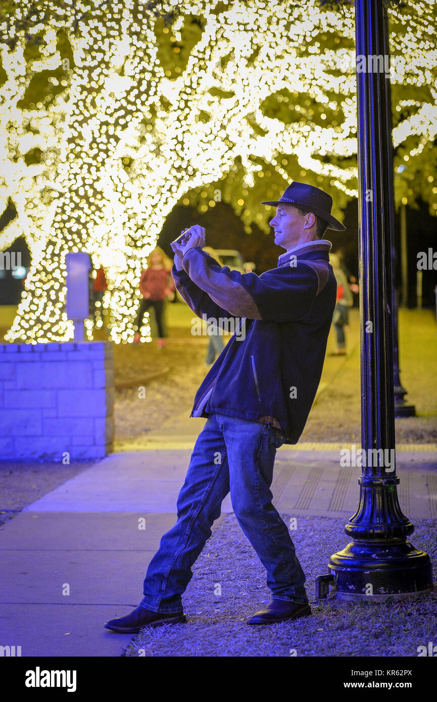 Johnson City, USA. 18 Dec, 2017. Glenn Ruthven, 47, a nursing student