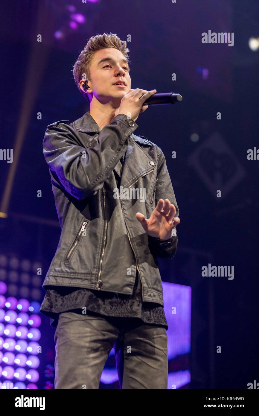 Photos from Inside Daniel Seavey's First Solo Concert