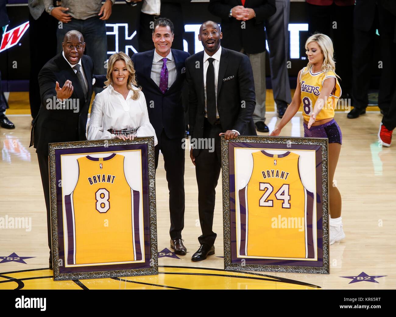 Jeanie buss and magic johnson hi-res stock photography and images - Alamy
