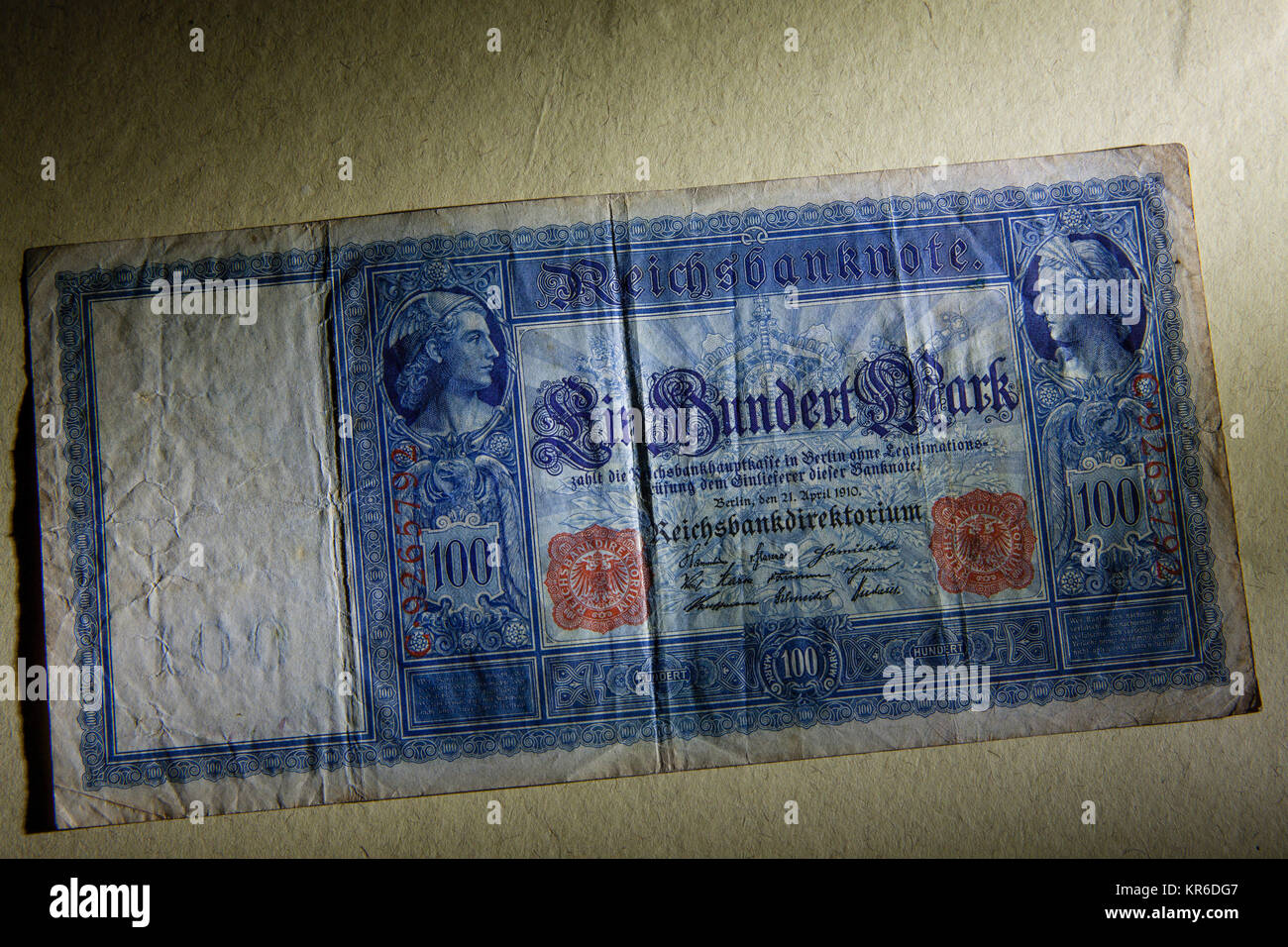 Germany, 100 Mark bank note of the German Reichsbank from 1910. -   Deutschland, 100 Mark Reichsbanknote von 1910, Deutsche Reichsbank. Stock Photo