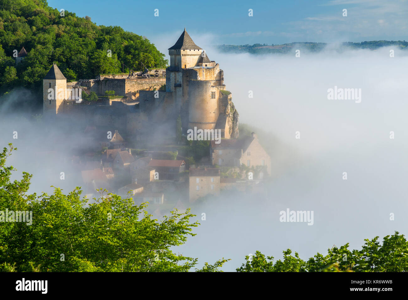Medieval castle on a hill hi-res stock photography and images - Alamy
