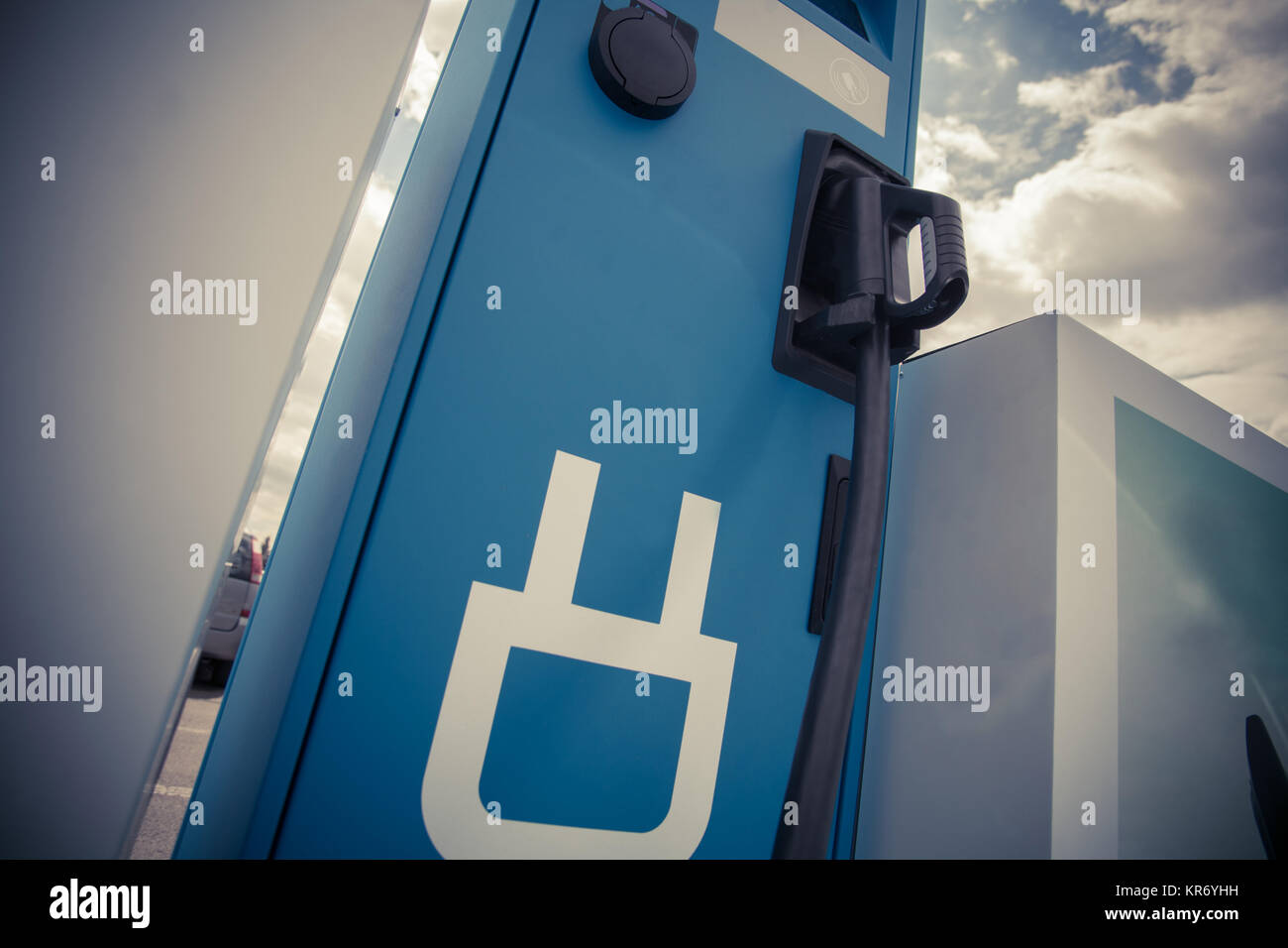 Electric car charging station Stock Photo Alamy