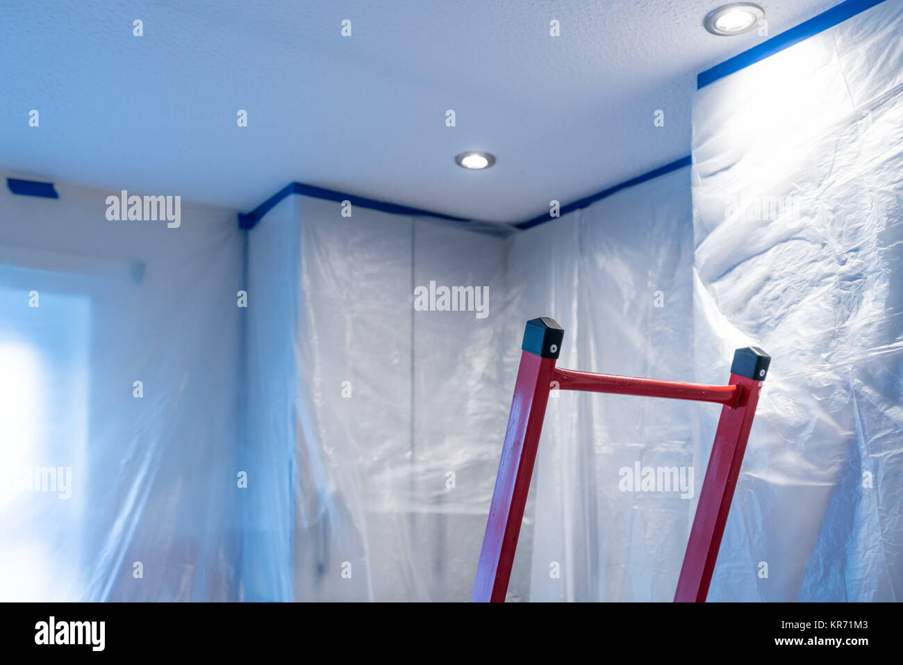 Plastic cover for painting outlet