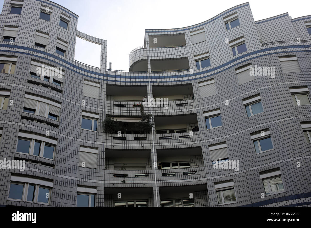 Building in place de la montagne du Goulet Rue Balard Paris
