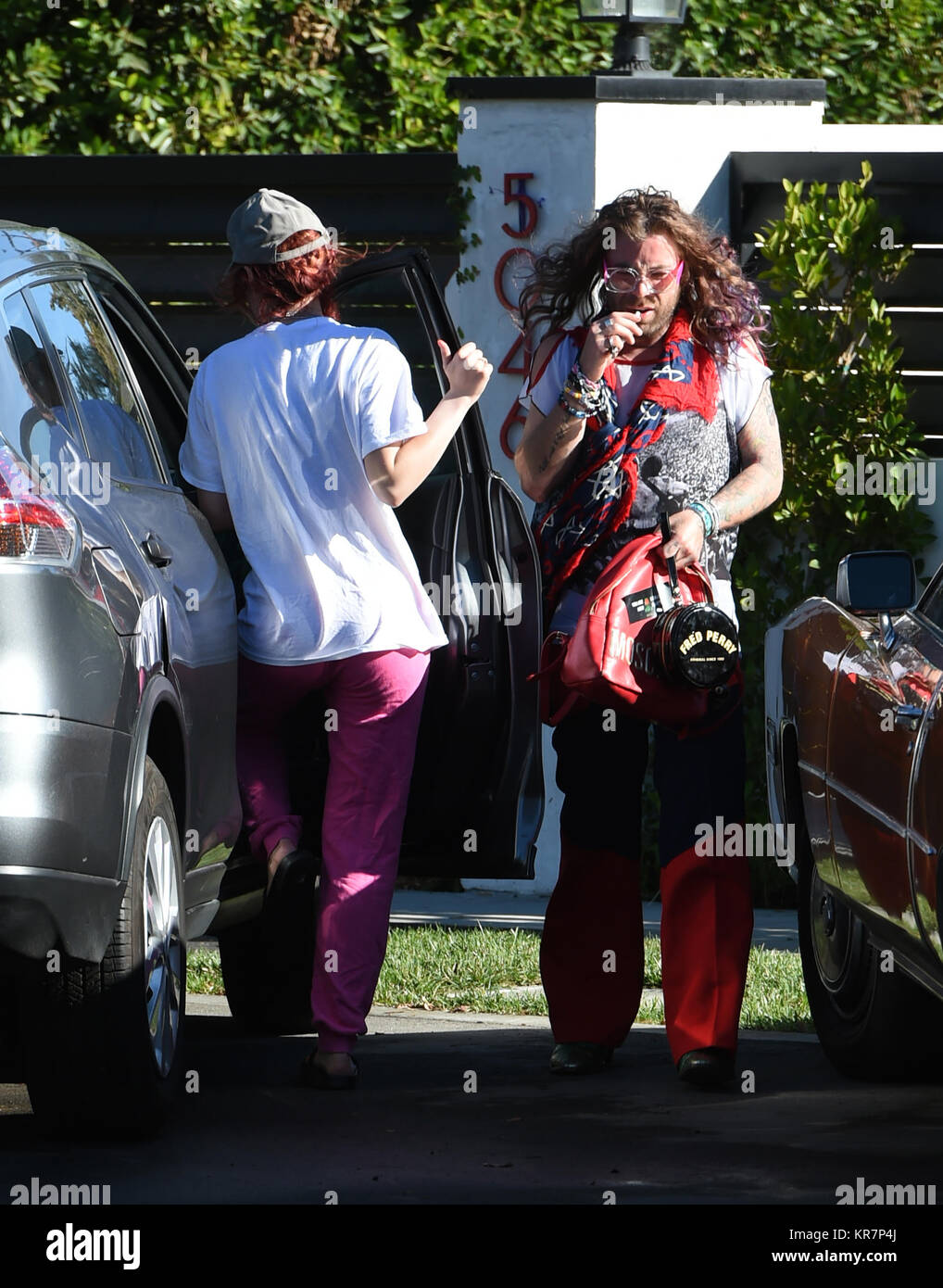 Bella Thorne gets up early to go to a studio just two days after the death of her ex boyfriend Bella Thorne gets up early to go to a studio just two days after the death of her ex boyfriend