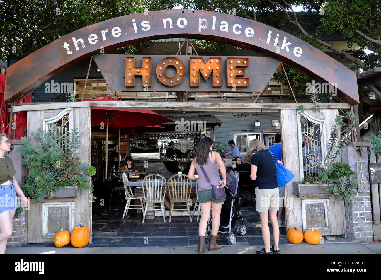 People waiting for table outside at 'there is no place like HOME' restaurant in the Los Feliz neighborhood of Los Angeles California USA  KATHY DEWITT Stock Photo