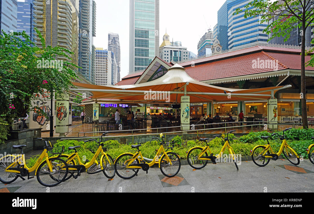 The Lau Pa Sat festival market (Telok Ayer), a historic Victorian cast-iron market building used as a popular food court hawker center in Singapore Stock Photo