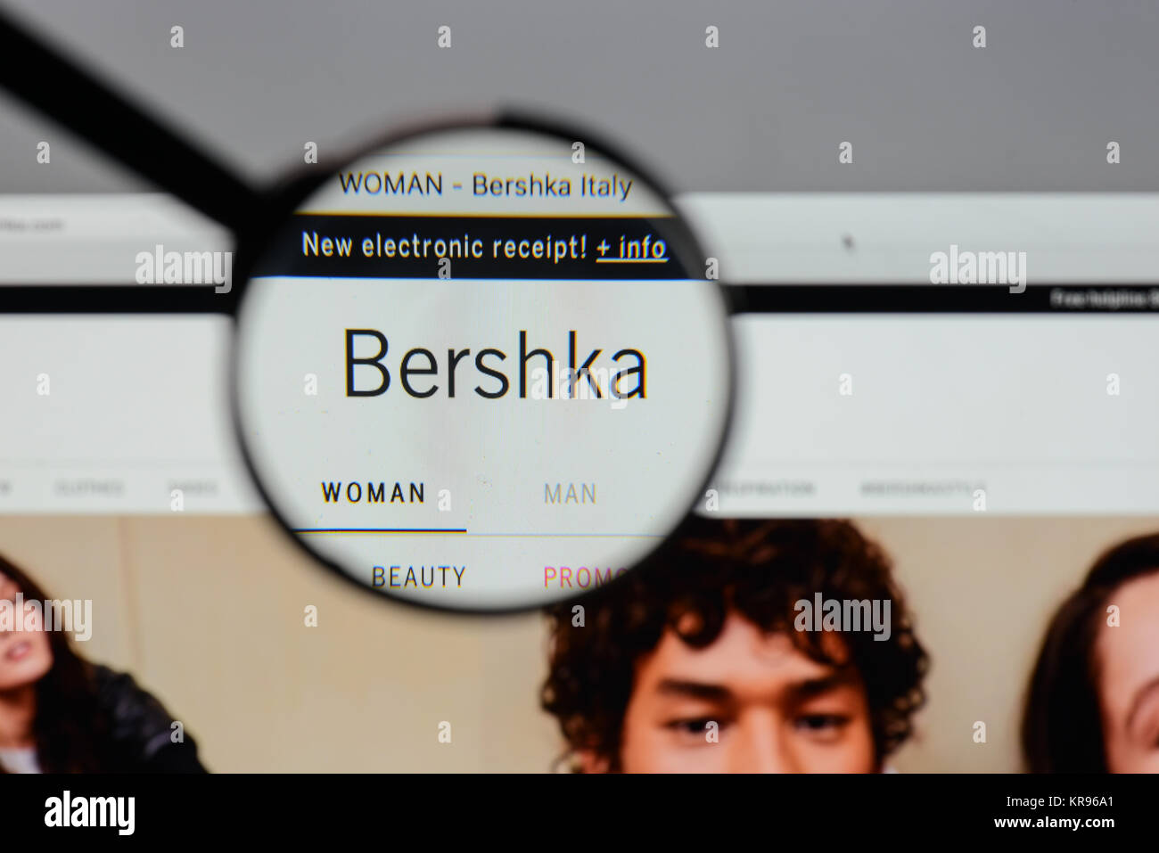 Bershka logo hi-res stock photography and images - Alamy