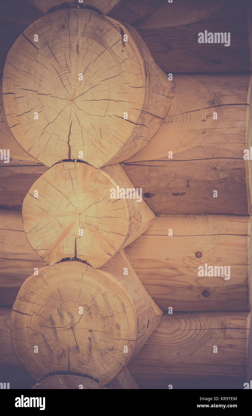 Corner joint on a log cabin Stock Photo - Alamy