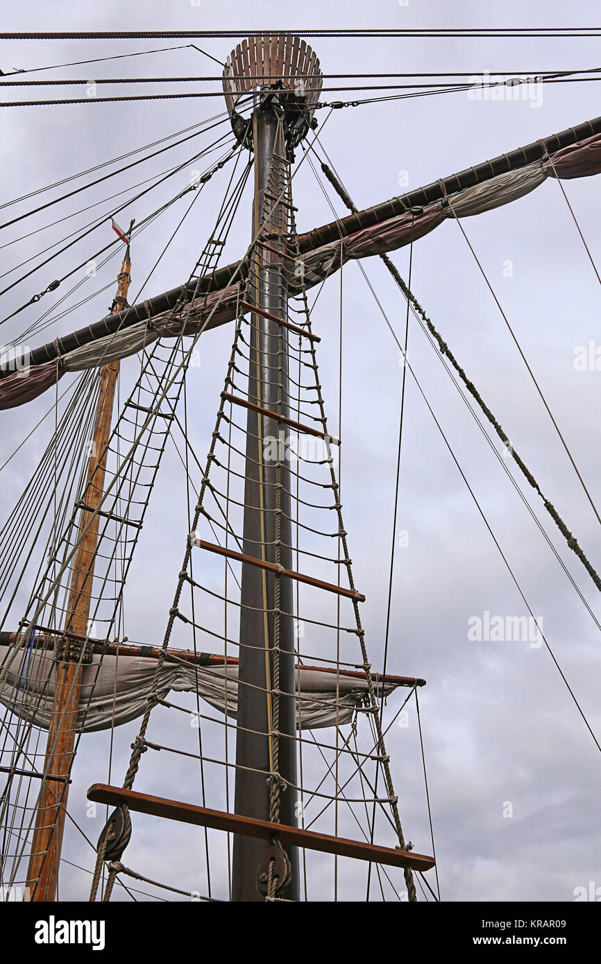 Detail rigging tall ship High Resolution Stock Photography and Images