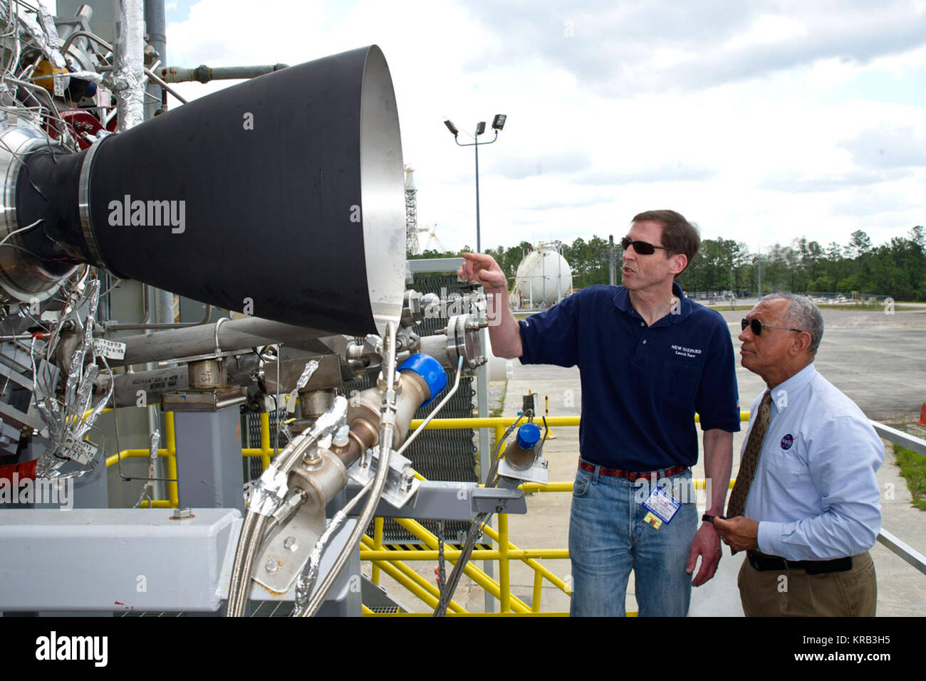 Blue origin rocket hires stock photography and images Alamy