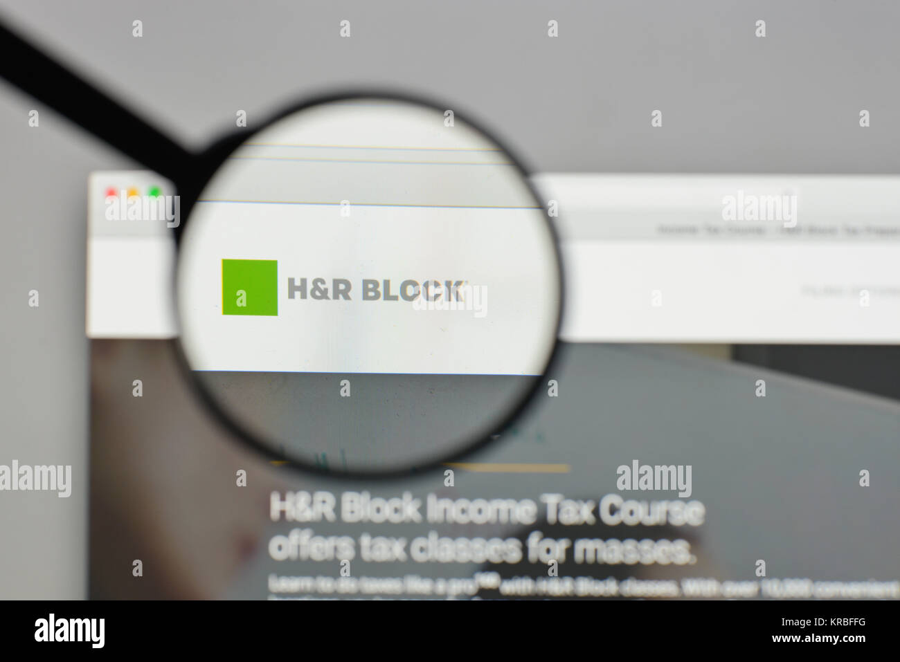 H&r block hi-res stock photography and images - Alamy