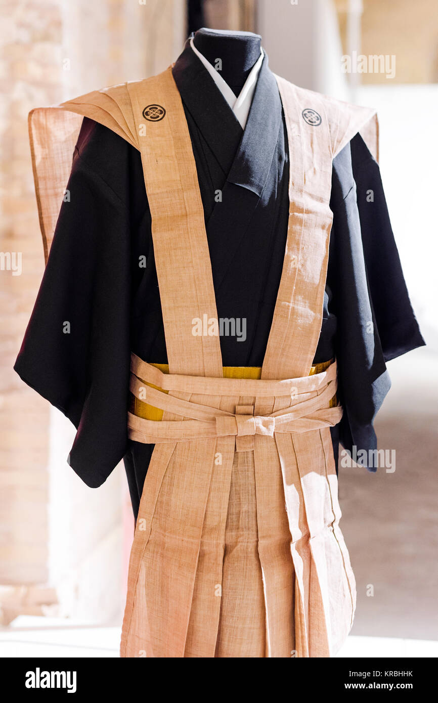 japanese traditional dress male