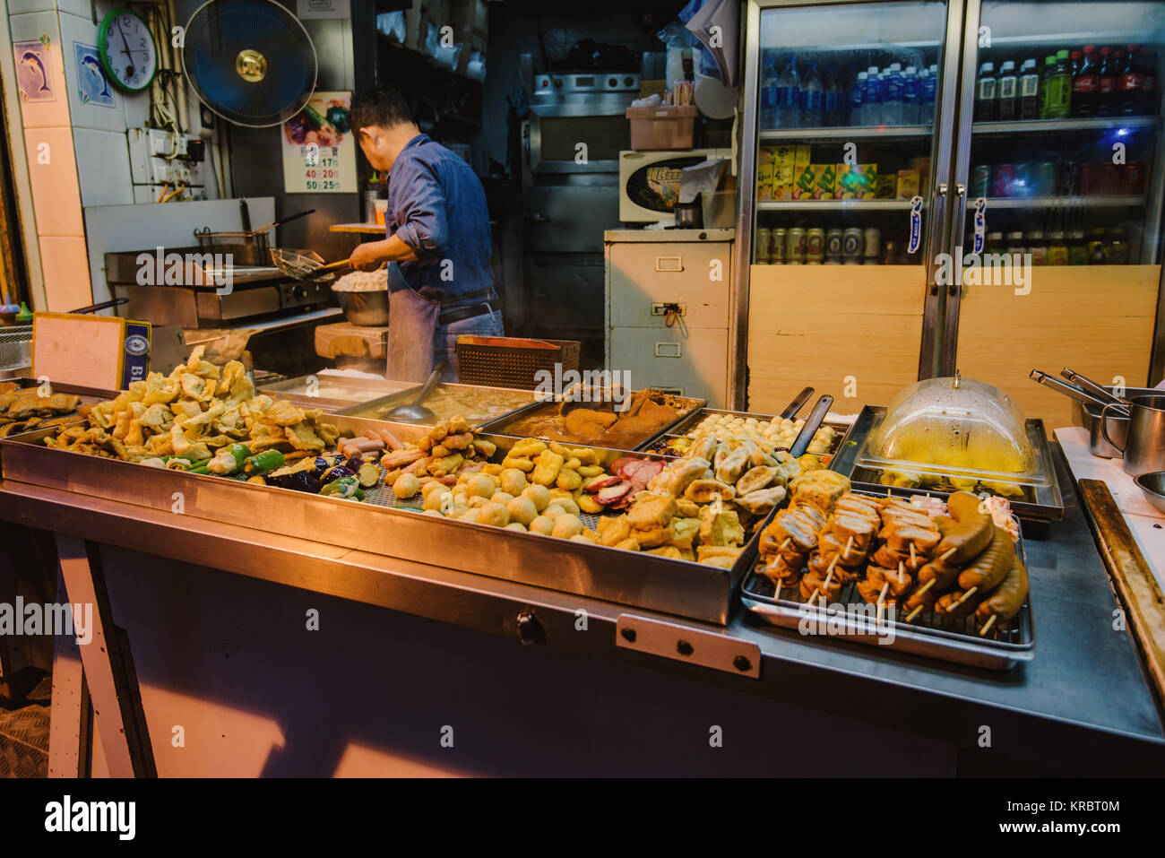 Hong Kong, China - Street food in Hong Kong city center Stock Photo - Alamy