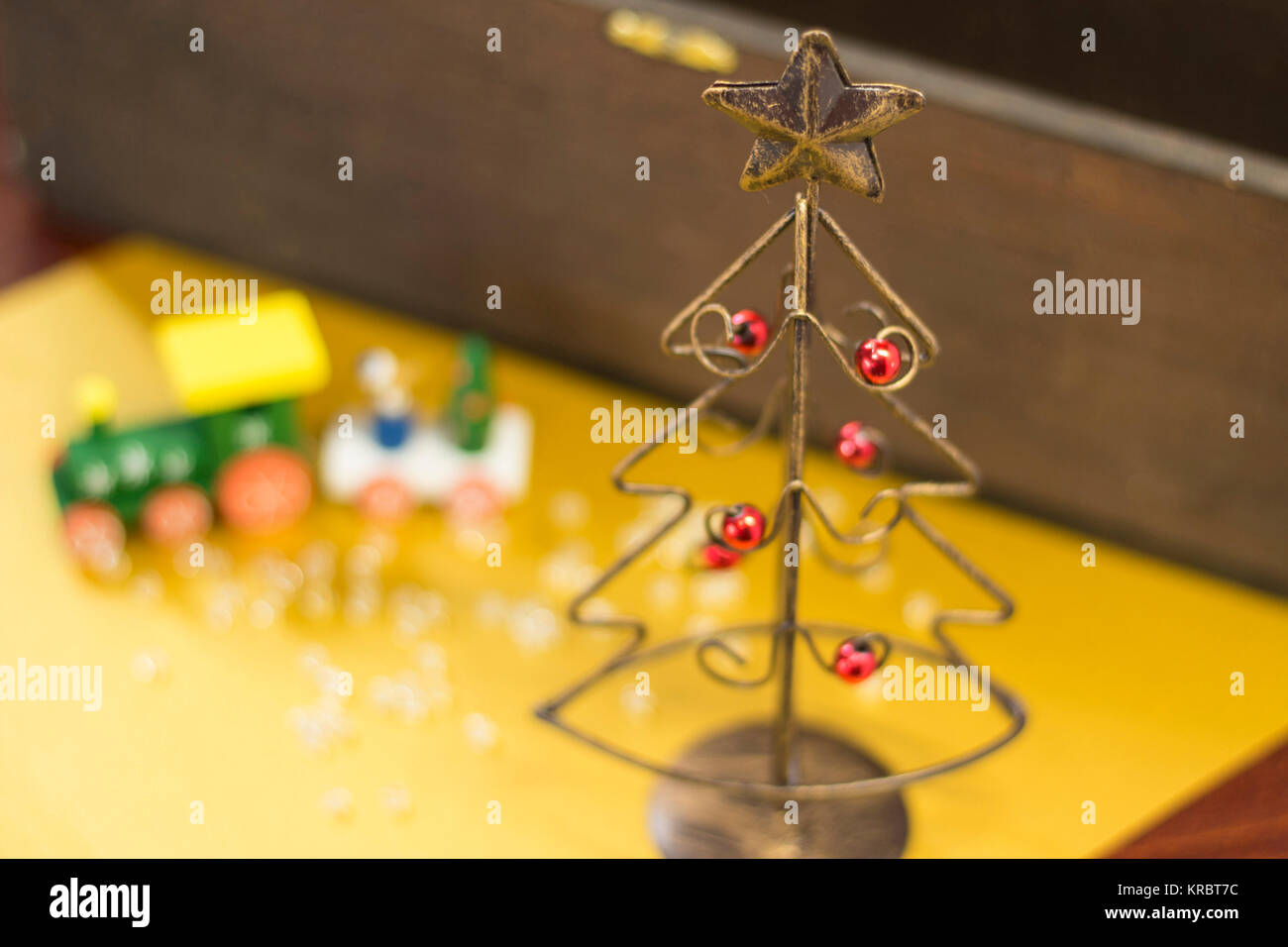 Christmas tree made of wire Stock Photo Alamy