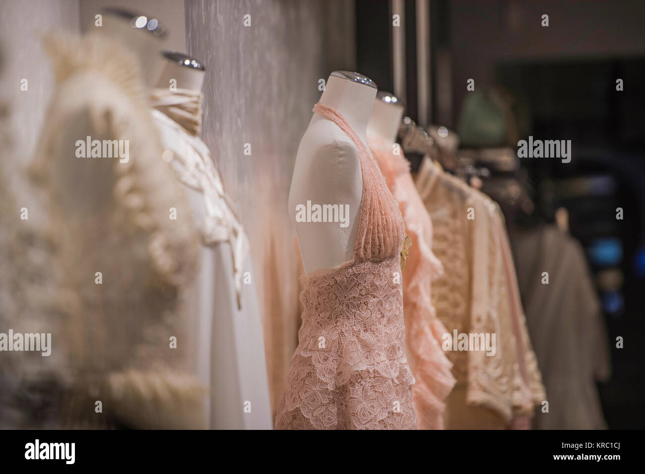 Mannequins in a showcase of a store in Paris Stock Photo Alamy