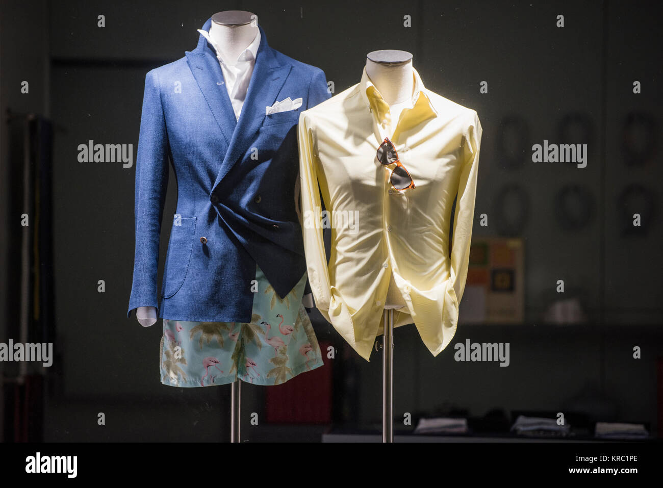Mens department store paris hi-res stock photography and images - Alamy