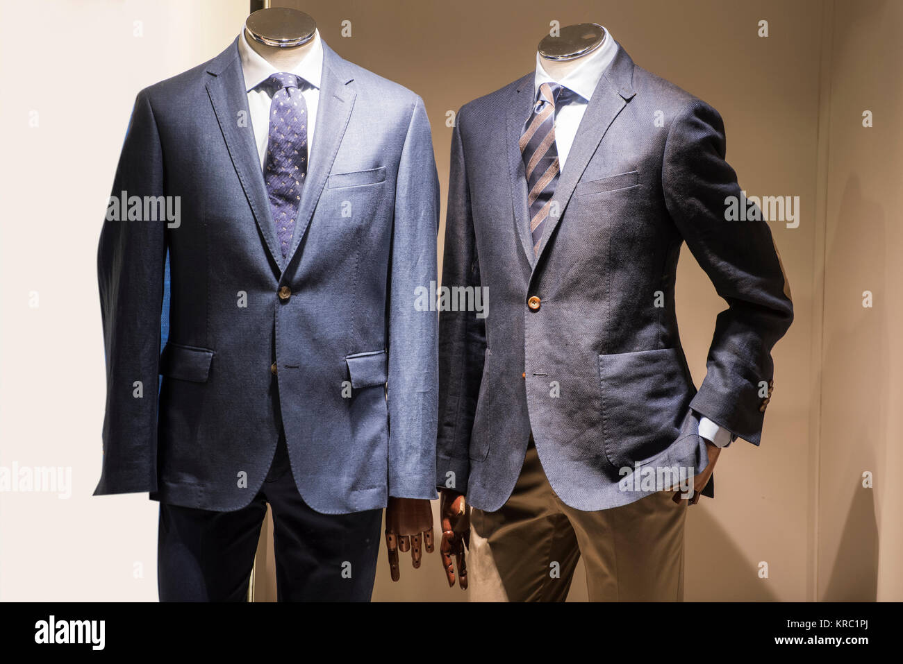 Mens department store paris hi-res stock photography and images - Alamy