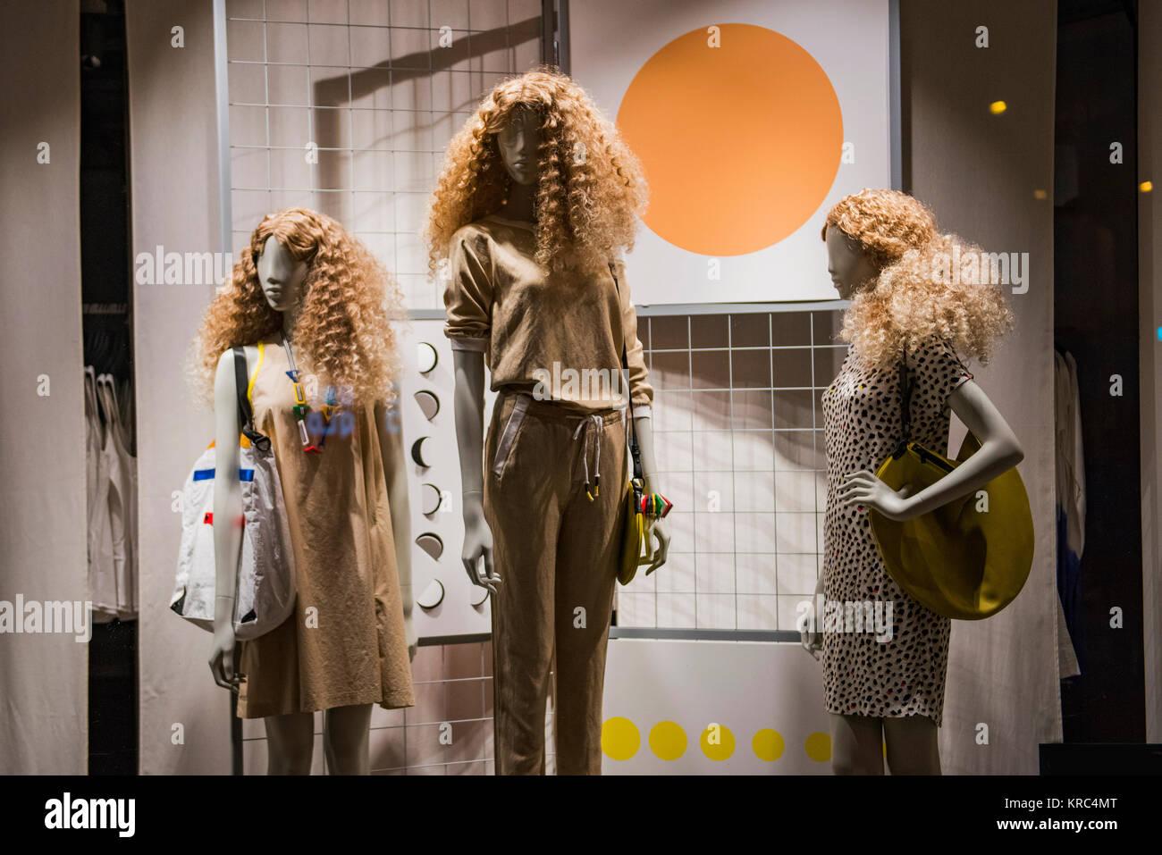 mannequins in a fashion store in Paris Stock Photo Alamy