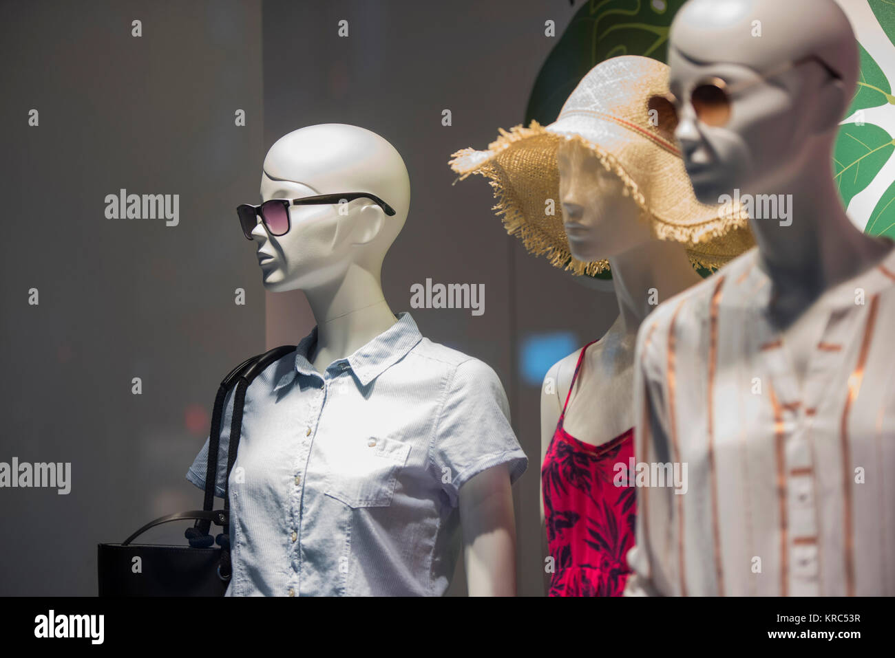 mannequins in a fashion store in Paris Stock Photo Alamy