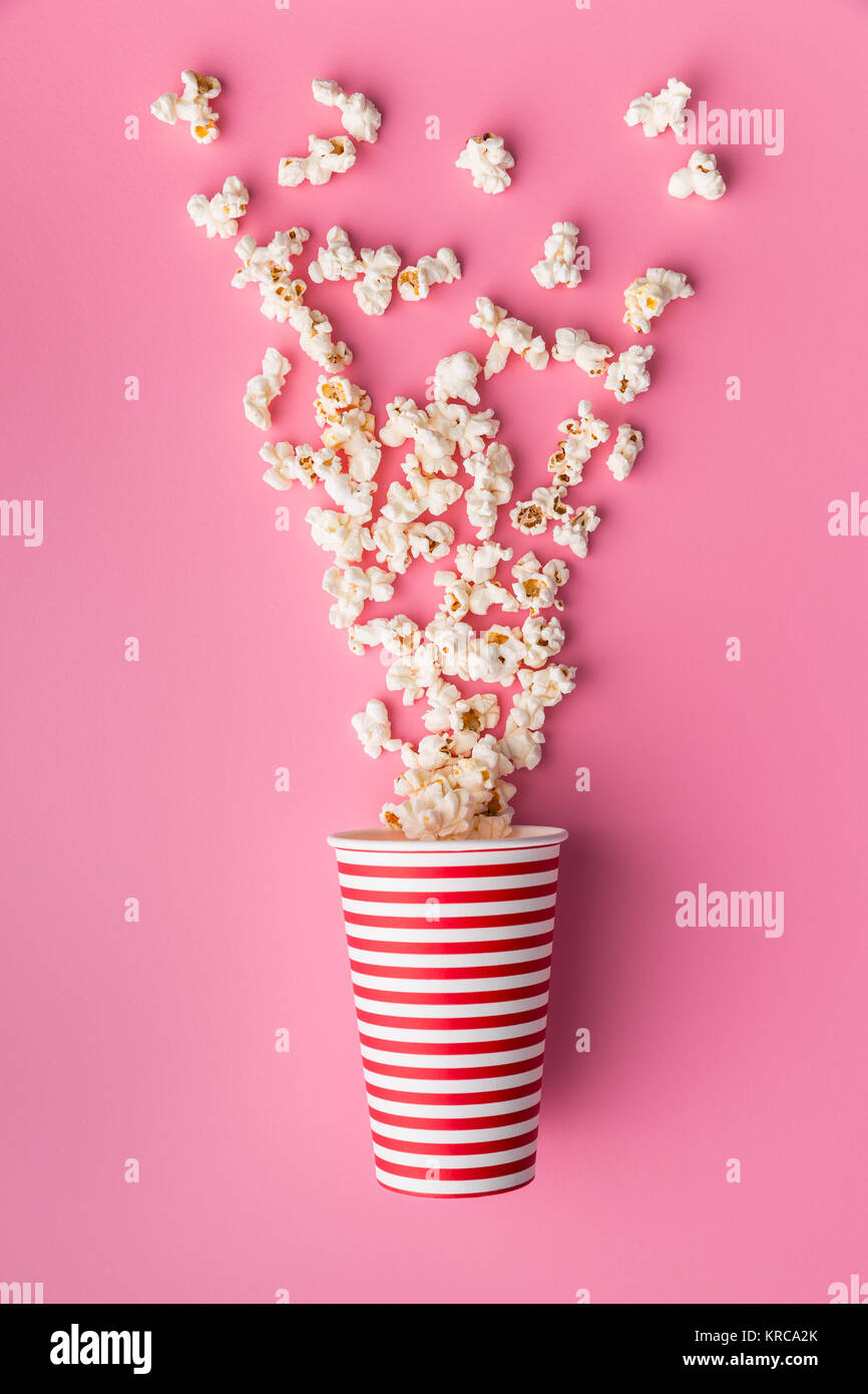 popcorn in paper cup Stock Photo - Alamy