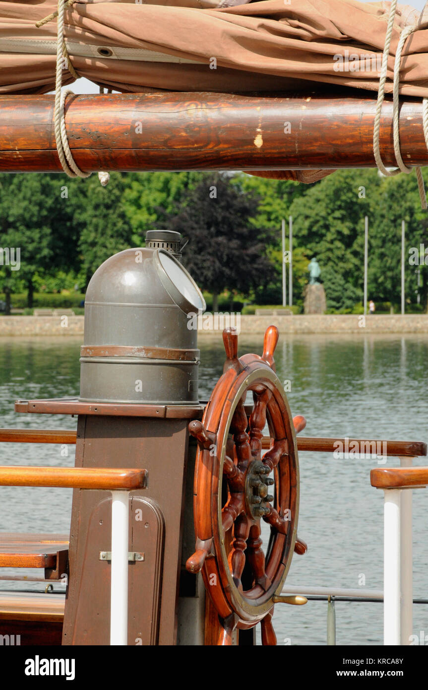 Ships helm ship rudder hi-res stock photography and images - Alamy