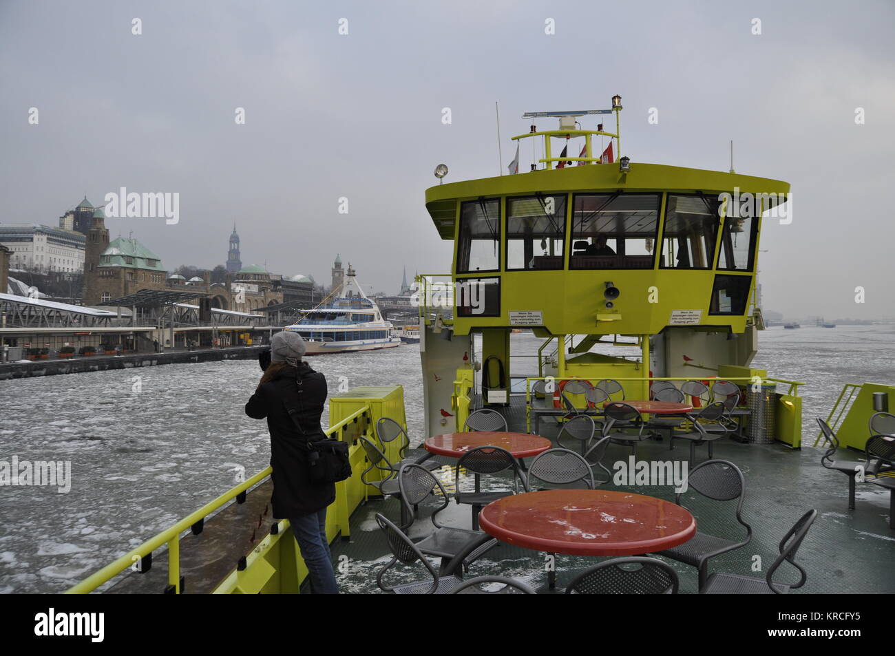 Auf der vereisten Elbe, Hamburg, Deutschland Stock Photo