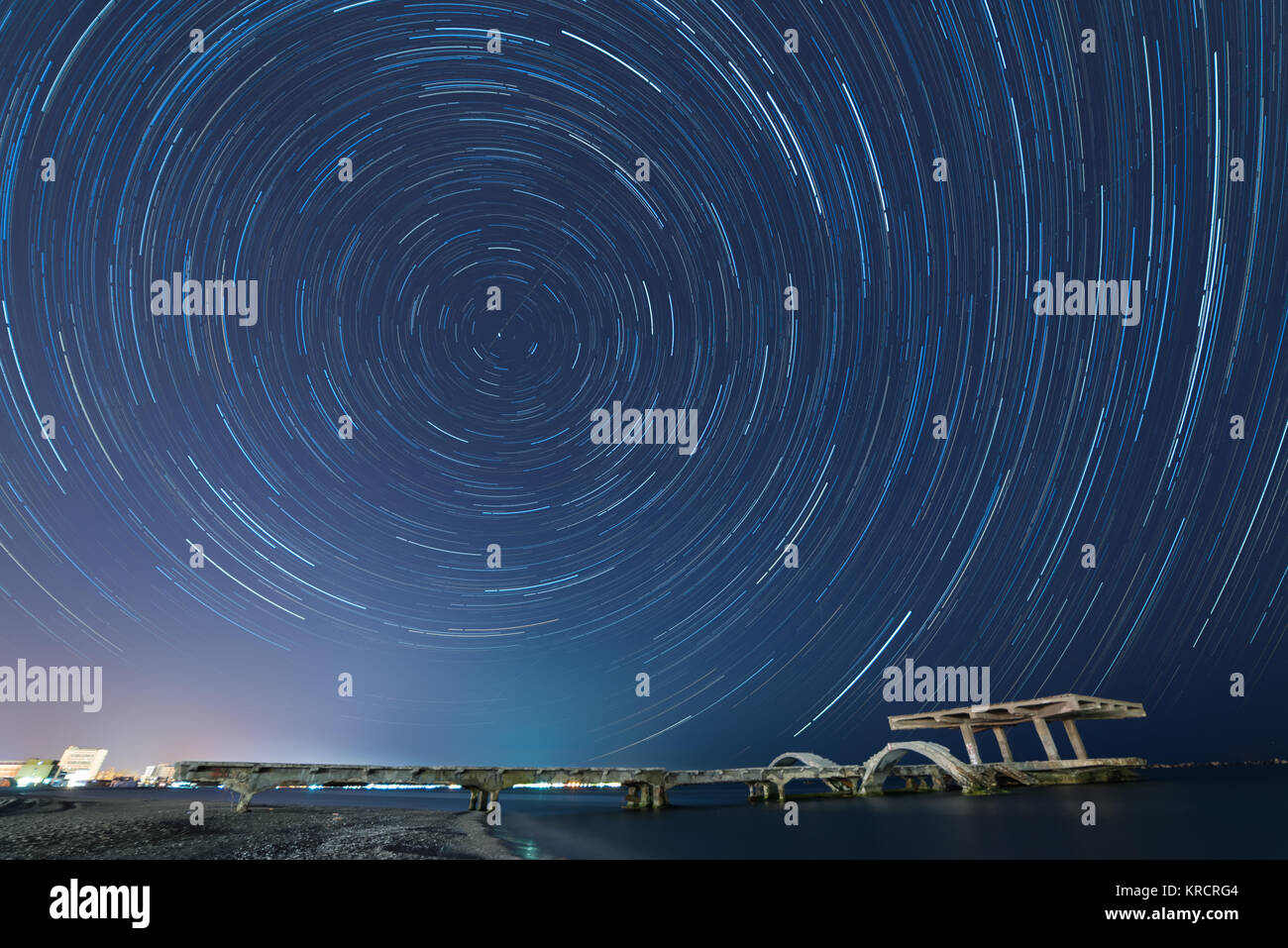 Tree with star trails hi-res stock photography and images - Alamy