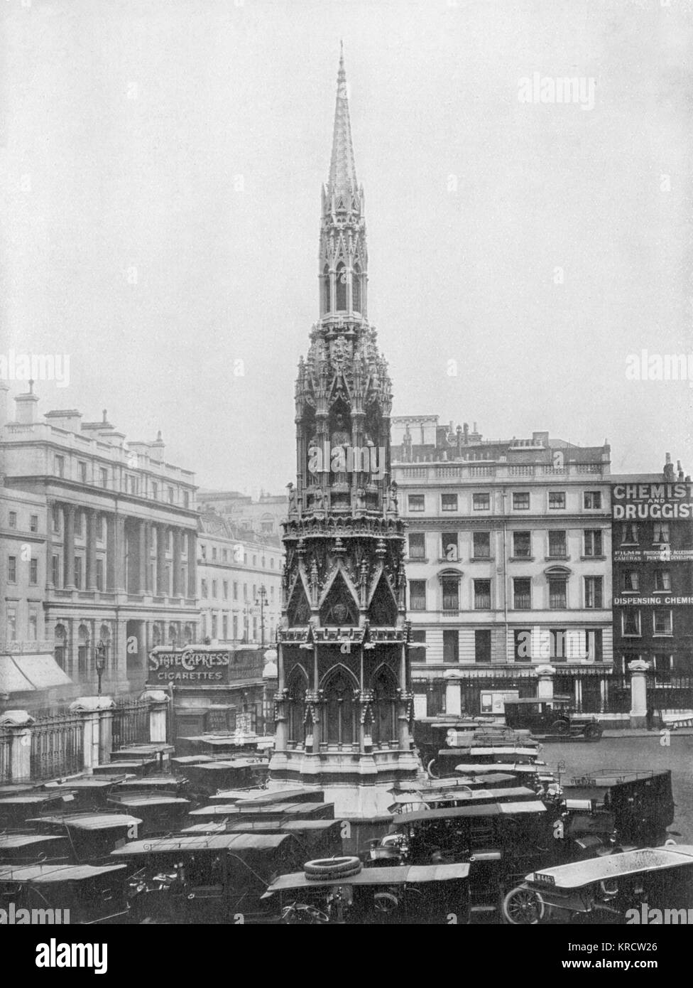 Charing Cross Station & obelisk Stock Photo