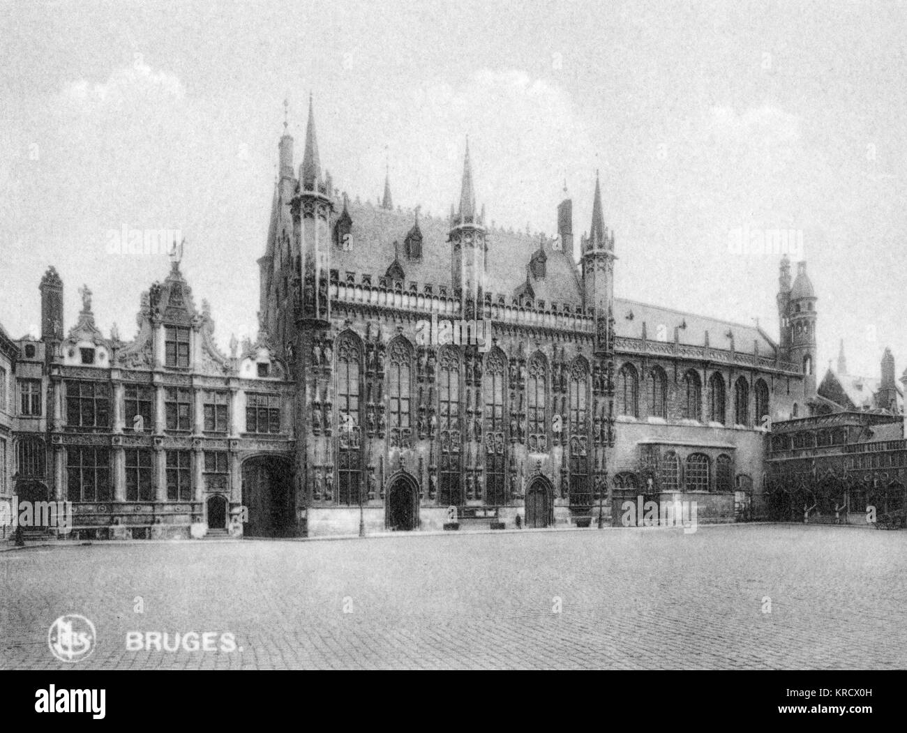 Ван дер бурсе биржа. Биржа брюгге. Здание амстердамской биржи 17 век. Амстердамская фондовая биржа 16 век. Брюгге 15 век.