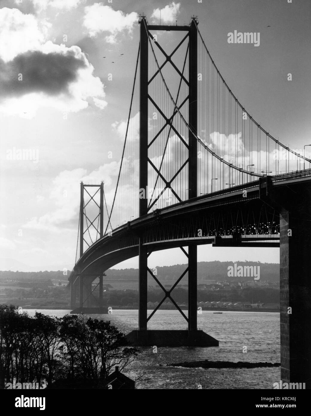 Construction on the Forth  Road Bridge began in 1958 and  was completed in 1964,  becoming the longest  suspension bridge at that  time.      Date: 1960s Stock Photo
