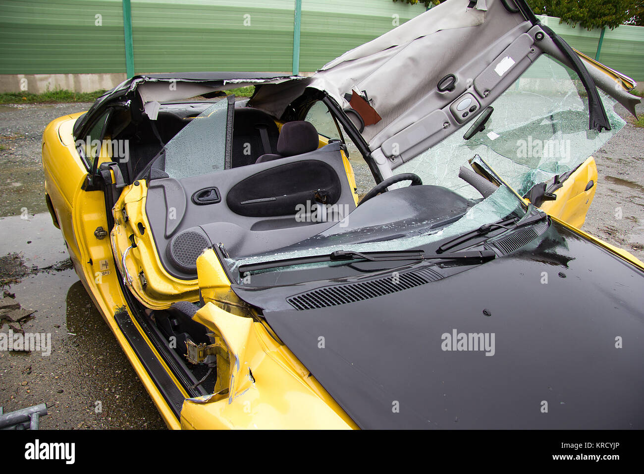 Car wrecks accident hi-res stock photography and images - Alamy