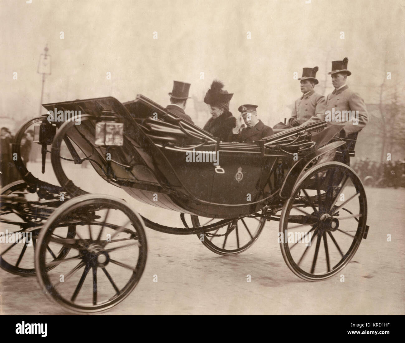Queen Mary and the Prince of Wales Stock Photo Alamy