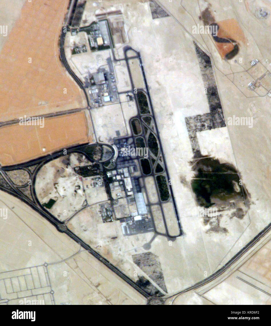 Abu dhabi satellite hi-res stock photography and images - Alamy