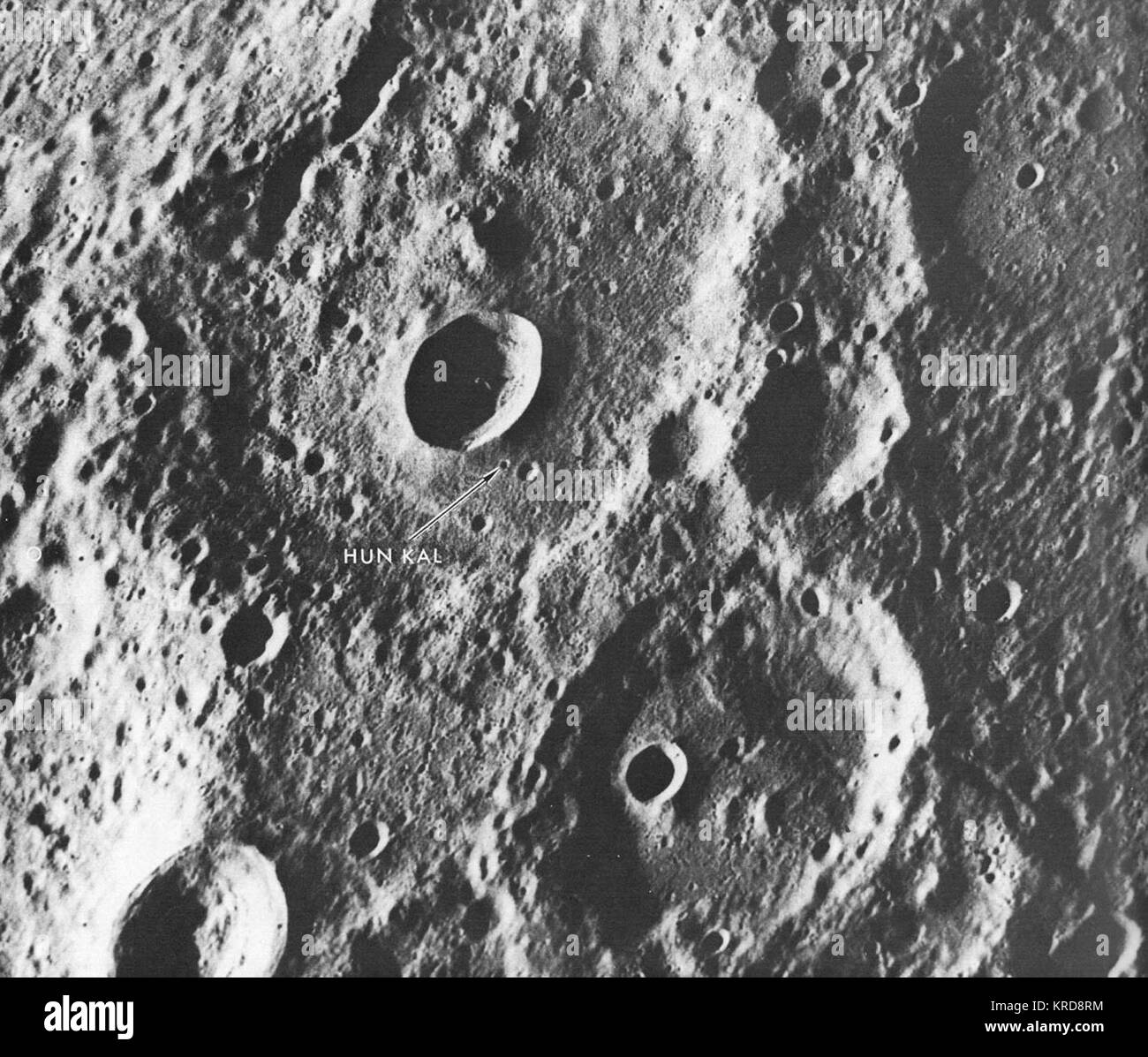Mysterious 'halos' seen around Mercury craters, image size:1300x1197