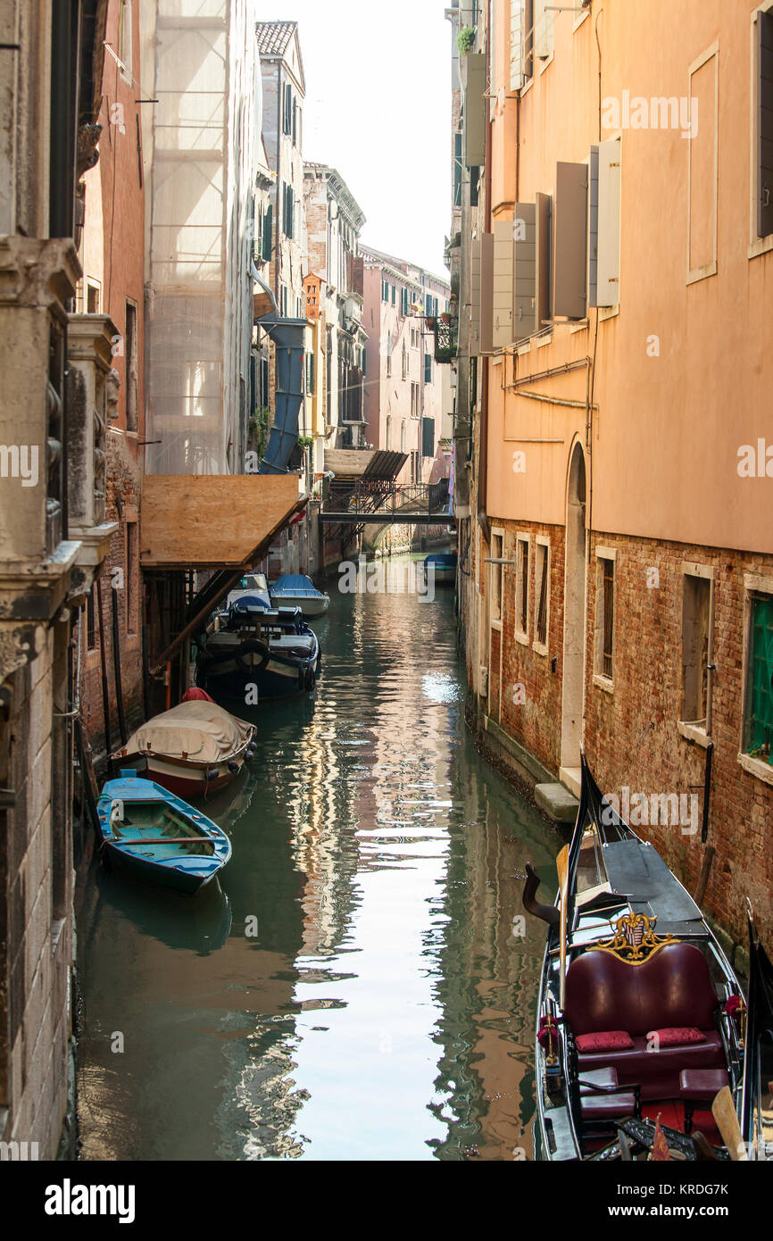 One of the many narrow canals in Venice, Italy Stock Photo Alamy