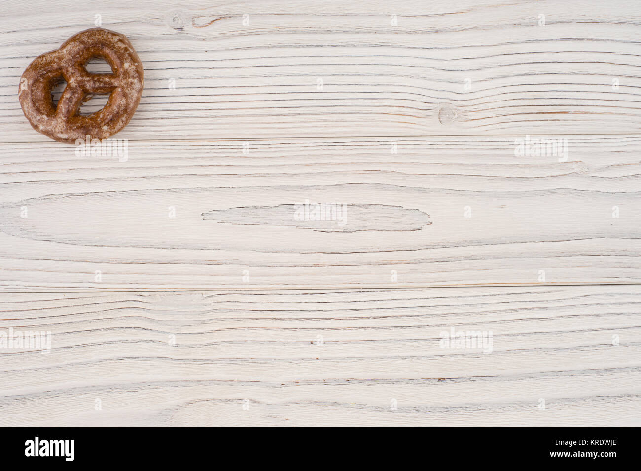 Gingerbread heart cookies on a wooden white background Stock Photo - Alamy