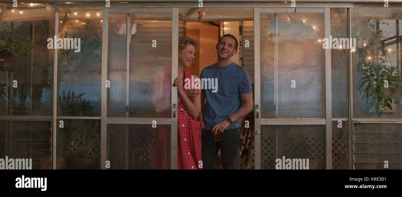 FILM STARS DON'T DIE IN LIVERPOOL, from left Bening, Jamie