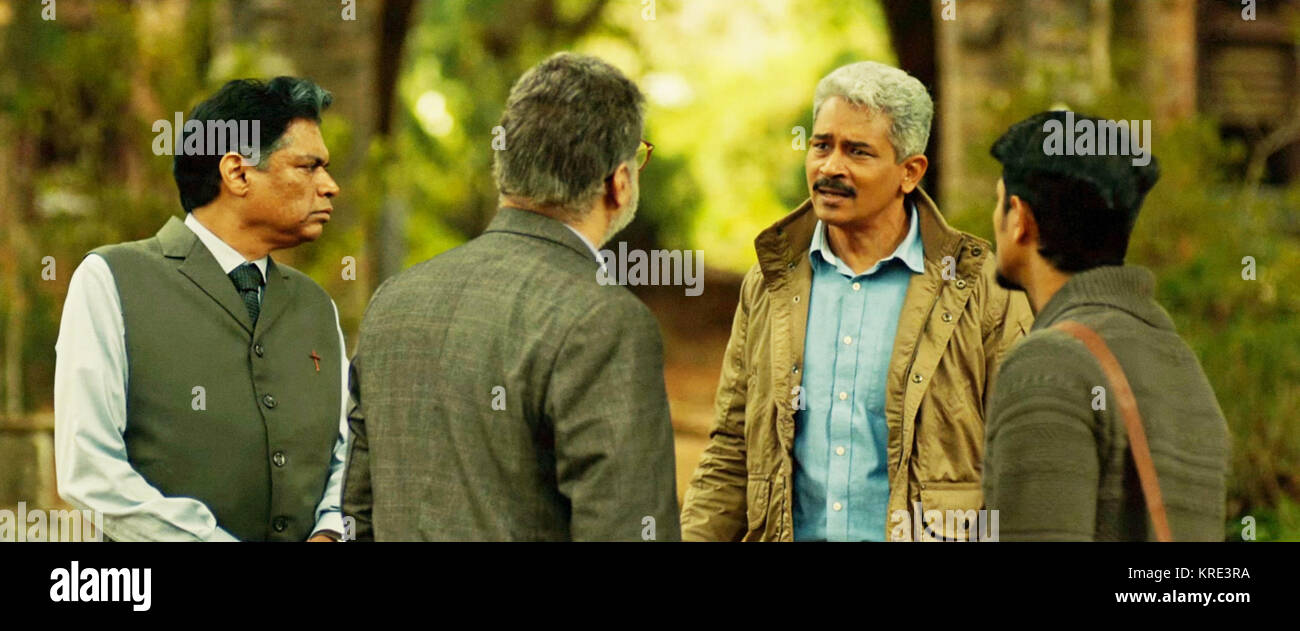 THE HOUSE NEXT DOOR, (aka AVAL, aka GRUHAM), Prakash Belawadi (left