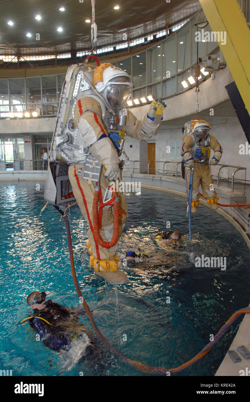 Spaceflight preparation hi-res stock photography and images - Alamy