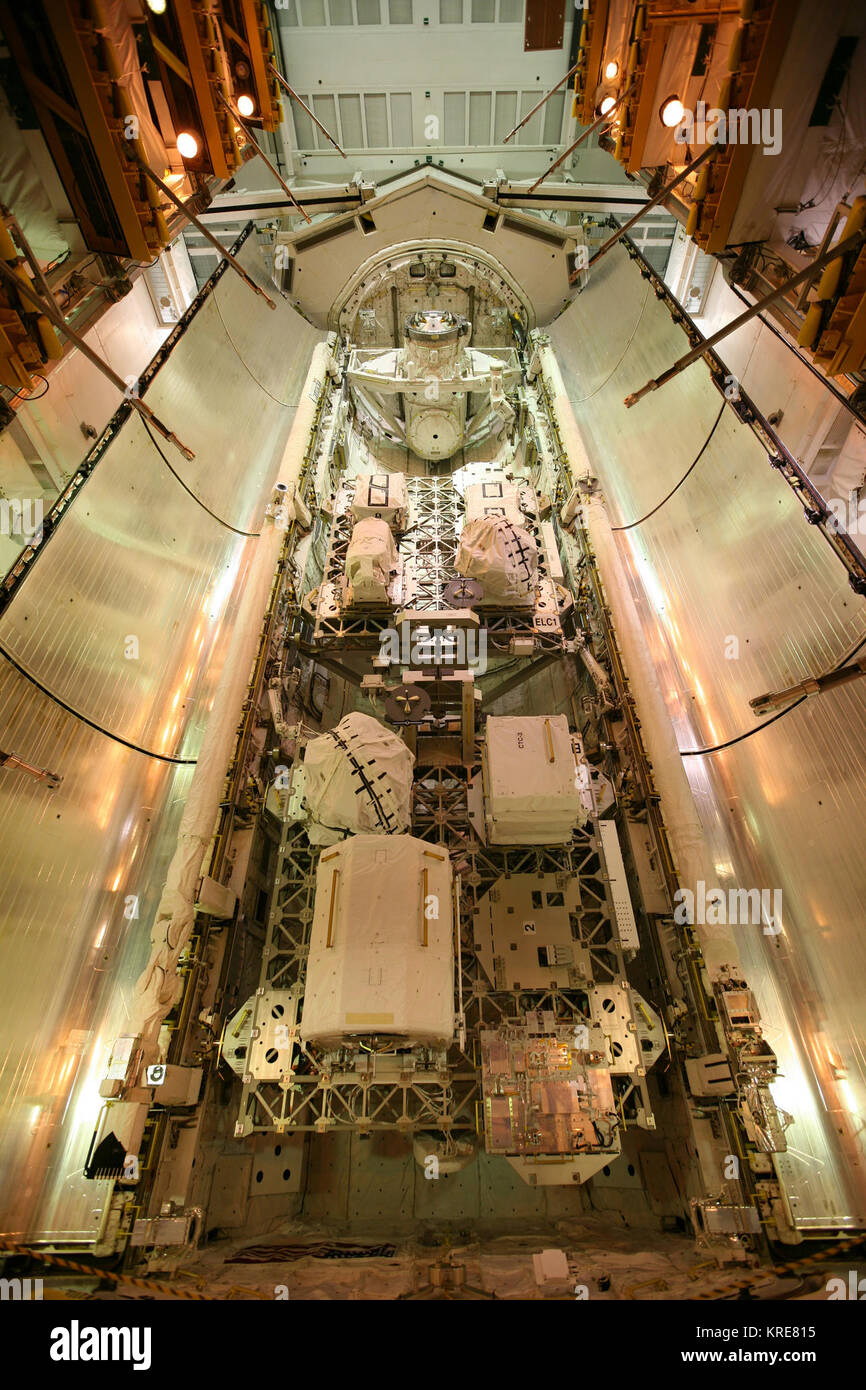 STS-129 Payload Changeout Room 1 Stock Photo - Alamy