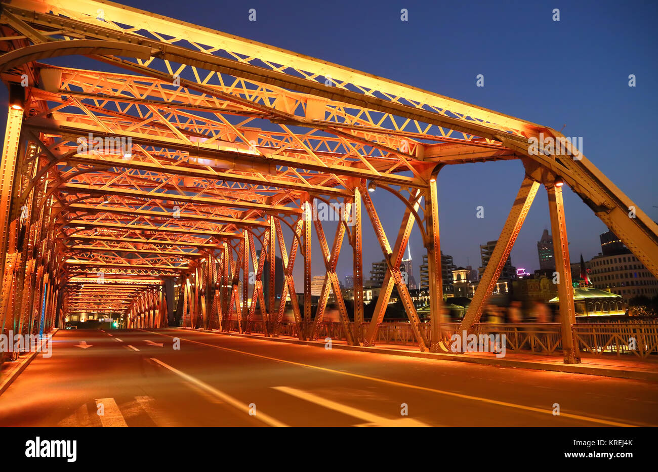 Shanghai Garden Bridge Stock Photo Alamy