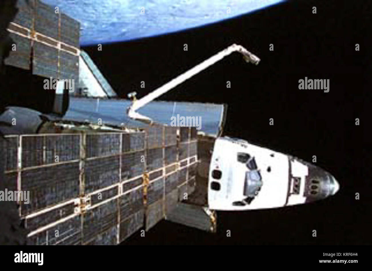 1997 space shuttle atlantis hi-res stock photography and images - Alamy