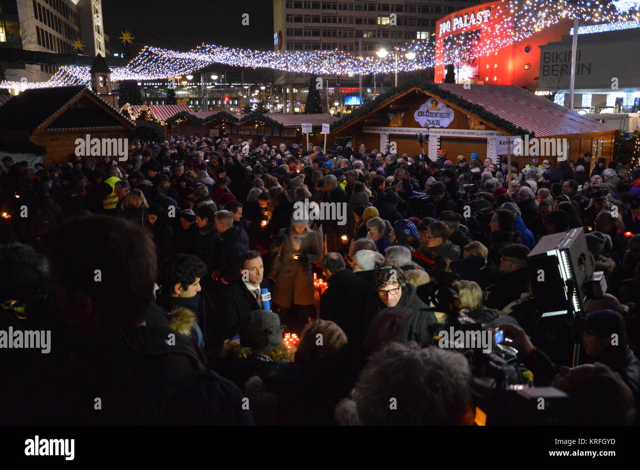 Berlin, Germany. 19th Dec, 2017. The memorial ceremony for the victims of last year´s terror attack at the Christmas market at Breitscheidplatz in Berlin, Germany Credit: Markku Rainer Peltonen/Alamy Live News Stock Photo