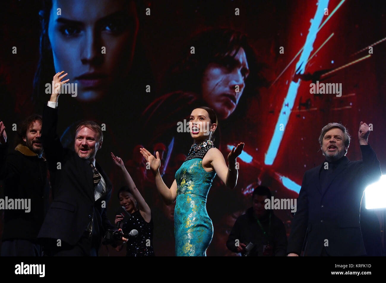 Shanghai, Dec. 20. 5th Jan, 2018. Israeli producer Ram Bergman, U.S. director Rian Johnson, British actress Daisy Ridley, U.S. actor Mark Hamill (L-R) pose for pictures at the Chinese premiere of 'Star Wars: The Last Jedi' at the Shanghai Disney Resort in east China's Shanghai, Dec. 20, 2017. The film will be screened in China on Jan. 5, 2018. Credit: Ren Long/Xinhua/Alamy Live News Stock Photo