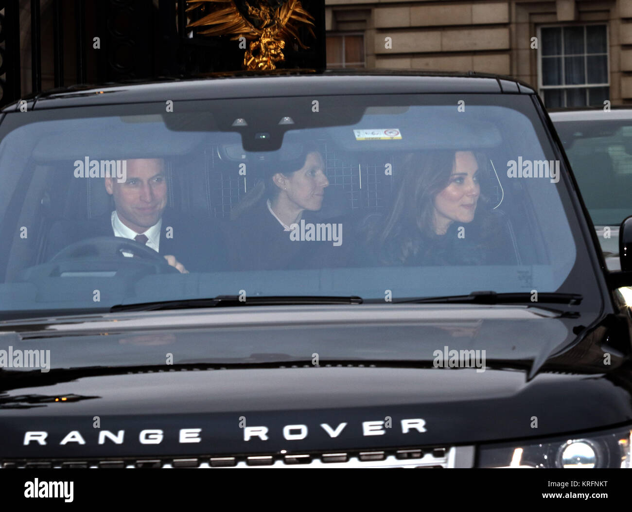 London, UK. 20th Dec, 2017. Prince William, Duke of Cambridge, and Kate (Catherine Middleton) Duchess of Cambridge, leave the extended Royal family who all attended HM Queen Elizabeth II annual Christmas lunch, at Buckingham Palace, London, on December 20, 2017. Credit: Paul Marriott/Alamy Live News Stock Photo