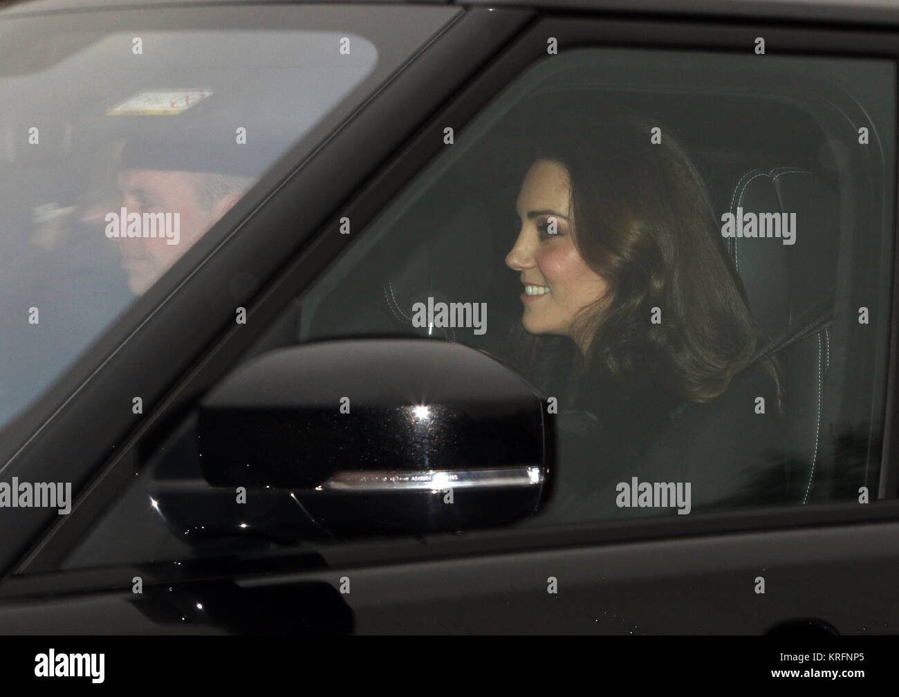 London, UK. 20th Dec, 2017. Prince William, Duke of Cambridge and Kate (Catherine Middleton) Duchess of Cambridge arrive together before they attended HM Queen Elizabeth II annual Christmas lunch, at Buckingham Palace, London, on December 20, 2017. Credit: Paul Marriott/Alamy Live News Stock Photo